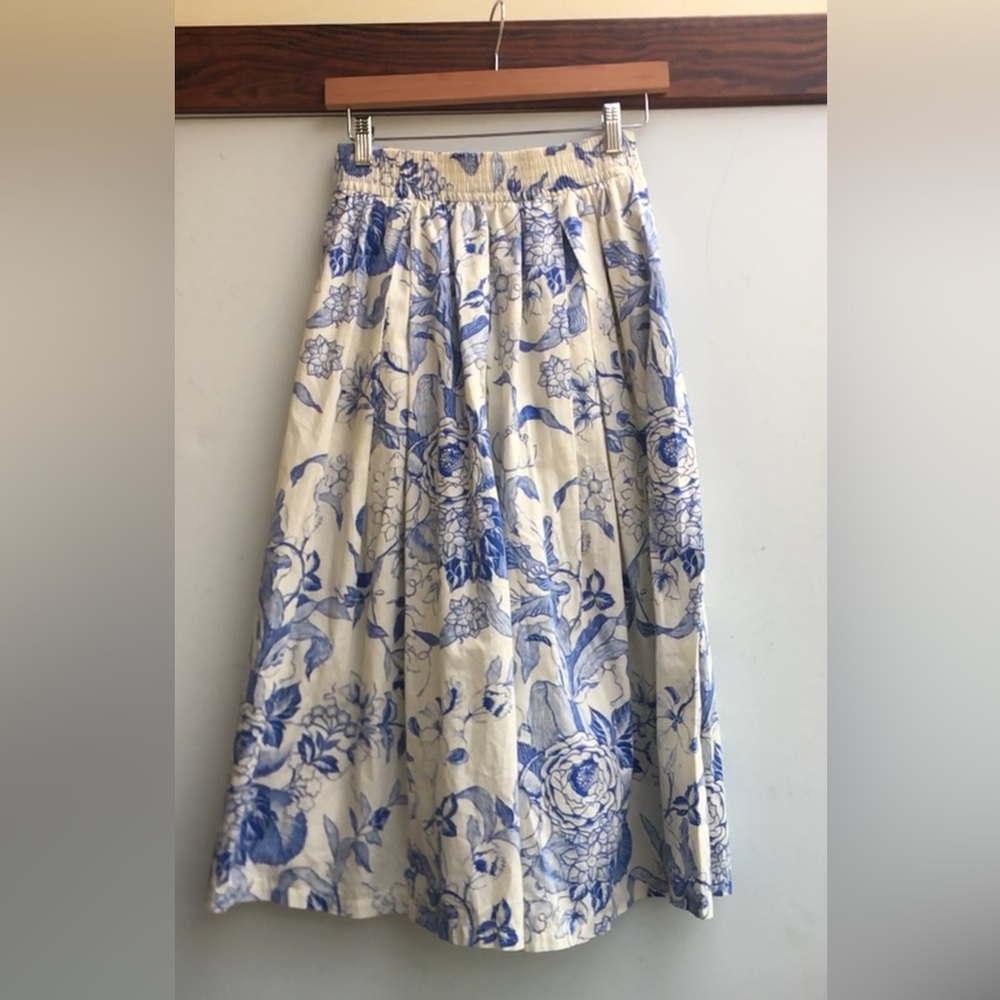 Zara Off White Midi Floral Skirt w/ Pockets!
